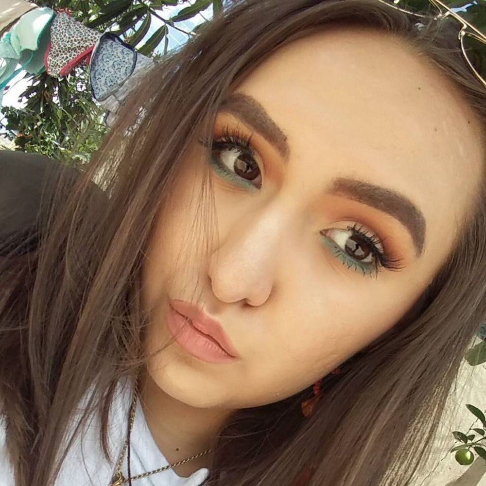 Meet your Posher, Daniela